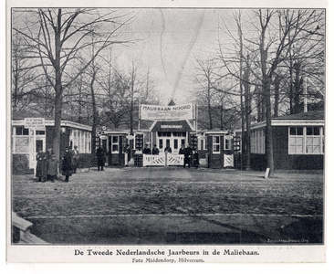 300750 Gezicht op het Jaarbeursterrein van de tweede Nederlandse Jaarbeurs op de Maliebaan te Utrecht.